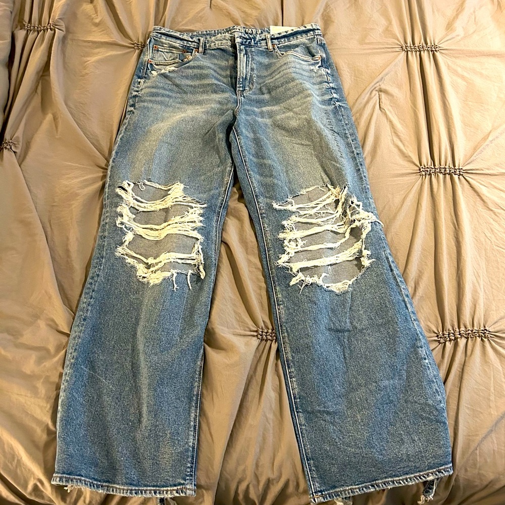 American Eagle distressed jeans